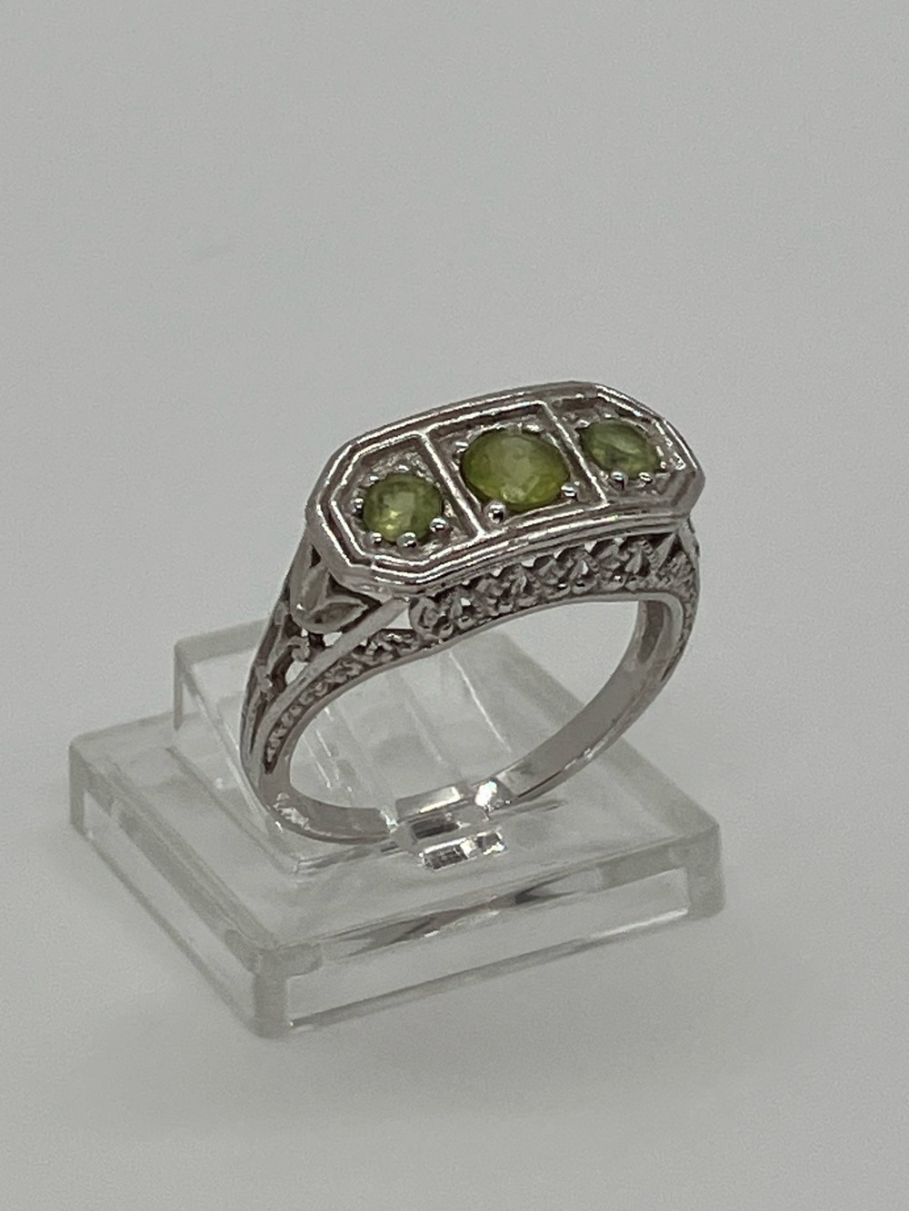 Vtg 925 Art Deco Style Filigree 3 Stone Peridot Sterling Leaf Ring | Sz 5.75
